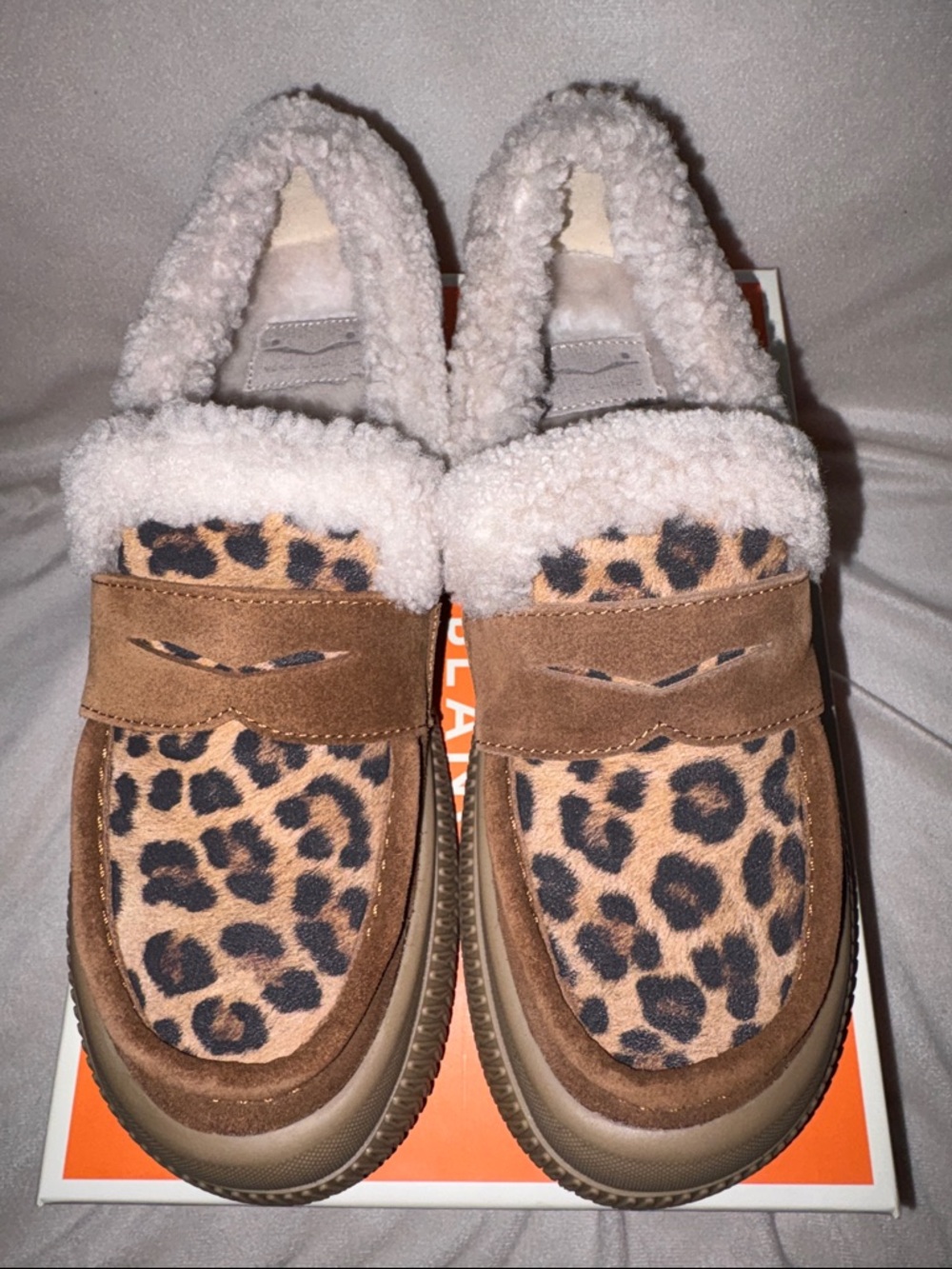 NWT VOILE BLANCHE PAN Genuine Shearling Loafer in Brown - Picture 9 of 16